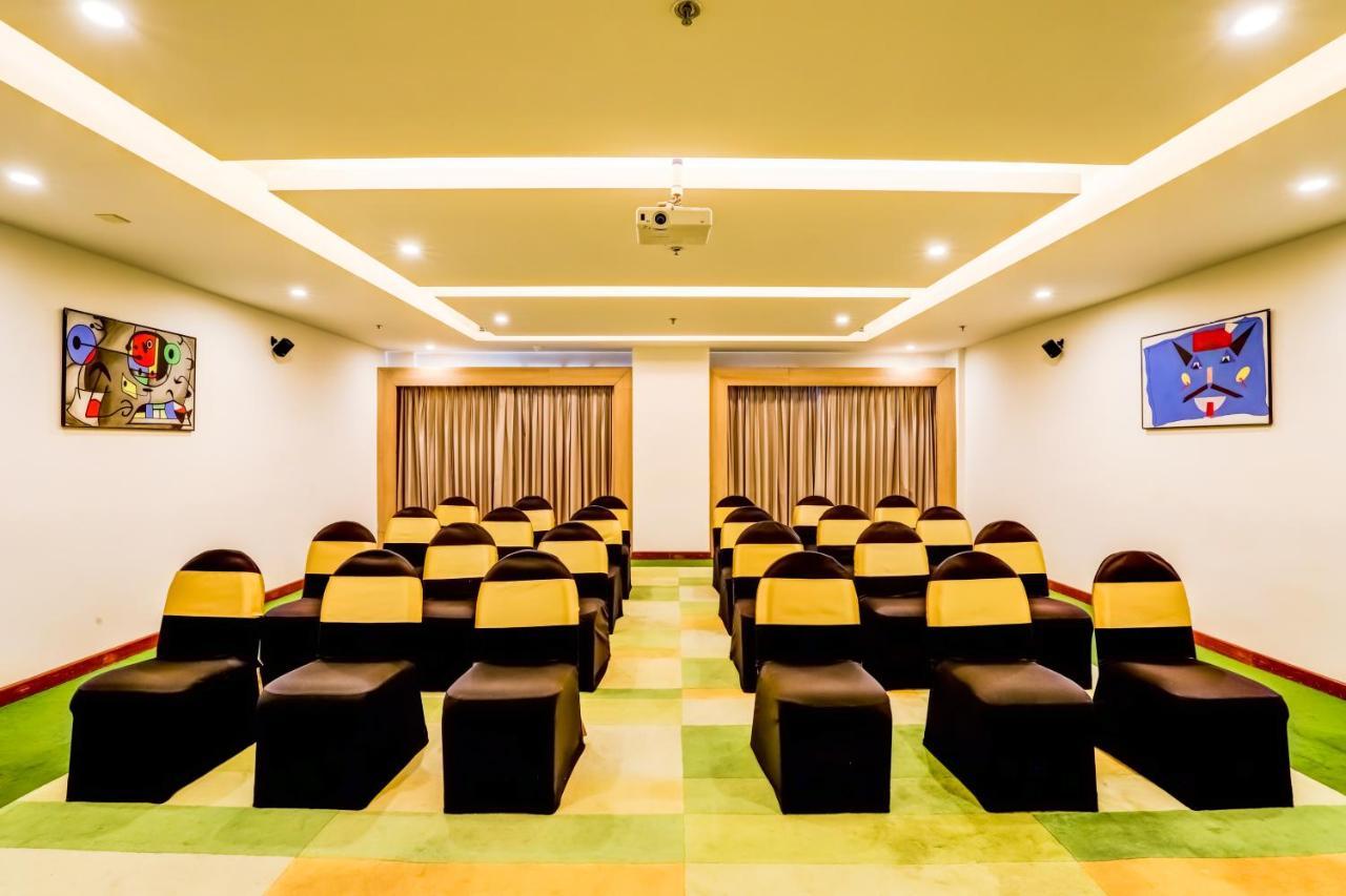 Lemon Tree Hotel Electronics City Kammasandra Екстериор снимка
