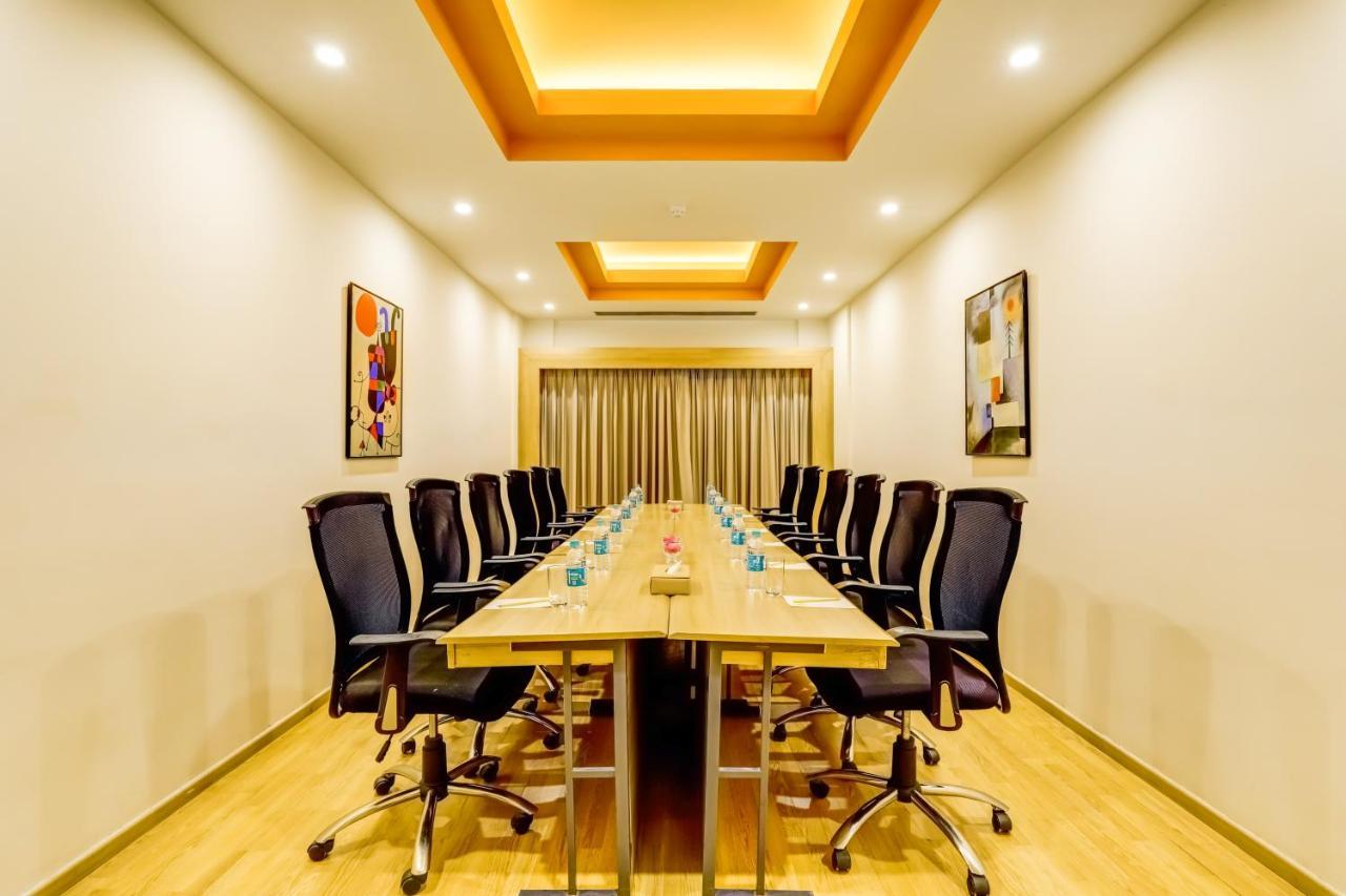Lemon Tree Hotel Electronics City Kammasandra Екстериор снимка