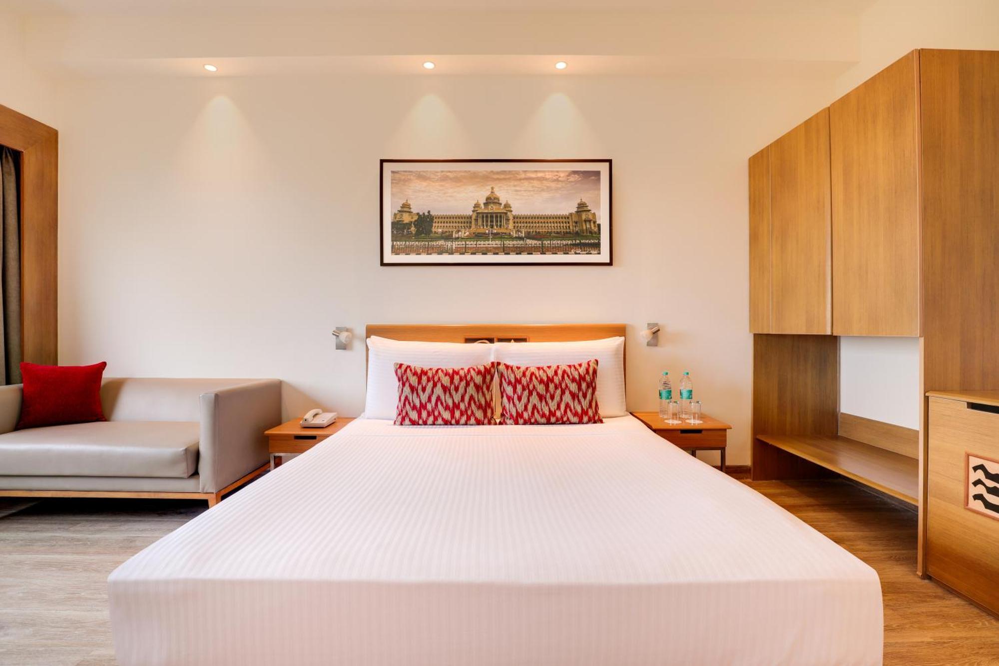 Lemon Tree Hotel Electronics City Kammasandra Екстериор снимка