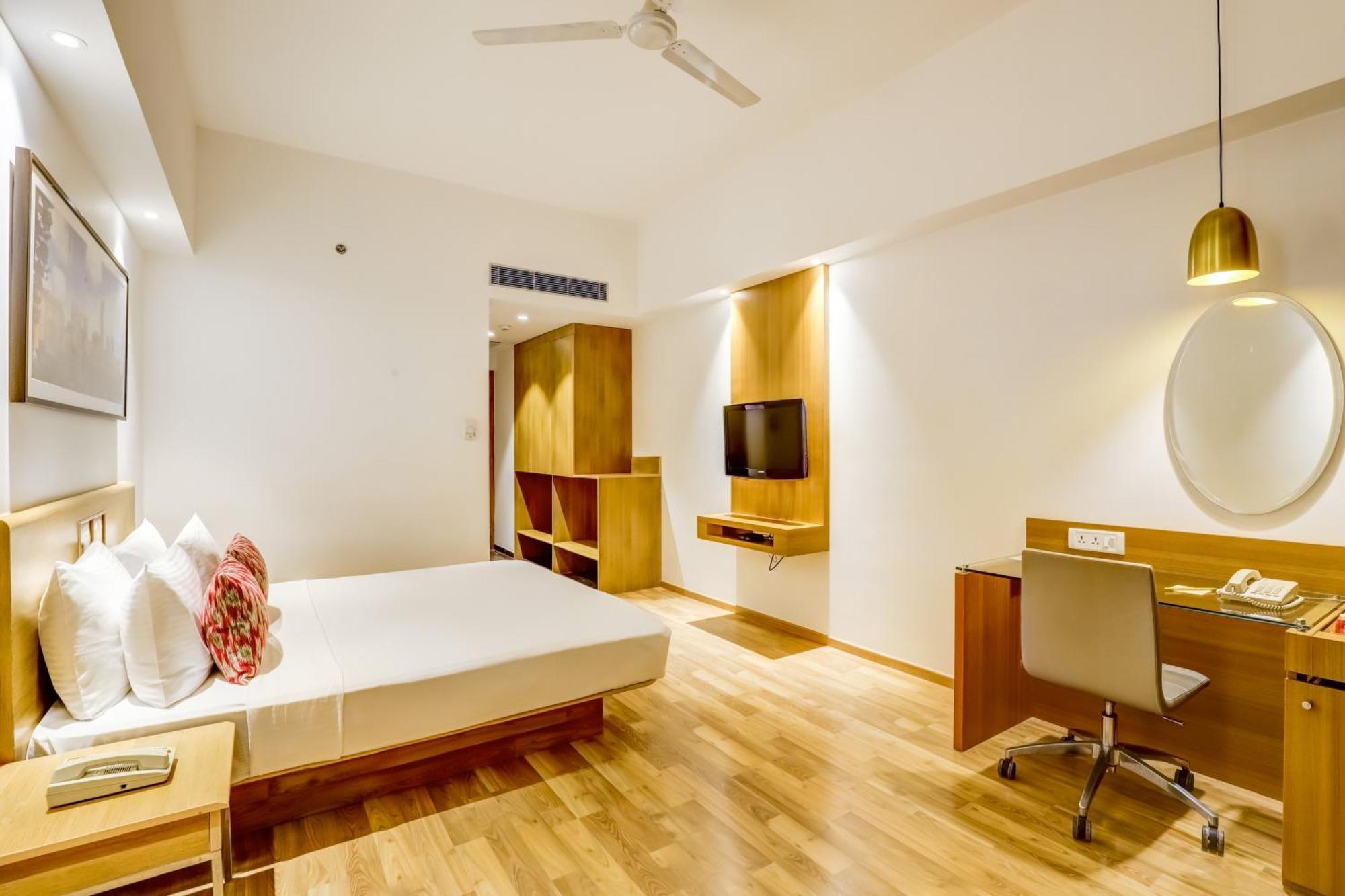 Lemon Tree Hotel Electronics City Kammasandra Екстериор снимка