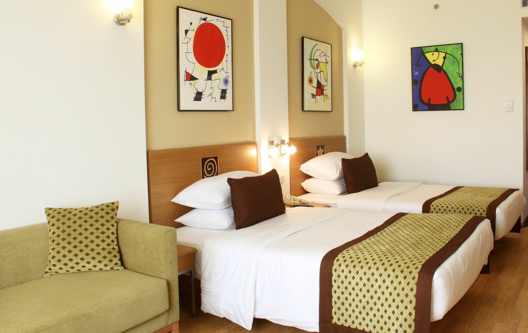 Lemon Tree Hotel Electronics City Kammasandra Екстериор снимка